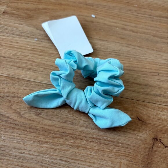 Lululemon Athletic Uplifting Scrunchie Bow Blue Glow NWT Unisex One Size - Picture 1 of 4
